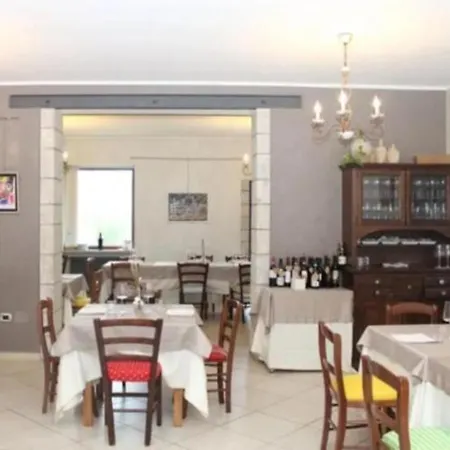 Bed & Breakfast Il Melograno Ristorante E *